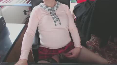 Snapshot of cdheels62 chatting on 10/22/25, 11:43 jessica online show from 10/22/25, 11:43