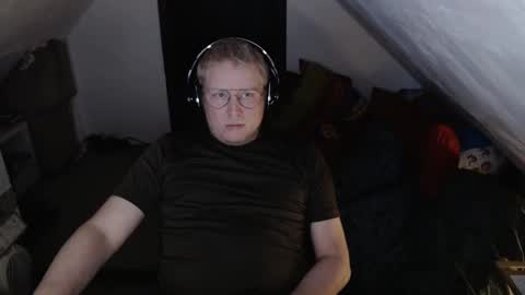 Snapshot of cebas chatting on 03/07/25, 08:55 cebas online show from 03/07/25, 08:55