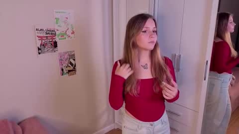 Snapshot of ceceliapidcock chatting on 09/12/25, 07:47 Lina online show from 09/12/25, 07:47