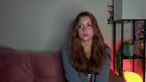 Snapshot of ceceliapidcock chatting on 09/17/25, 07:15 Lina online show from 09/17/25, 07:15