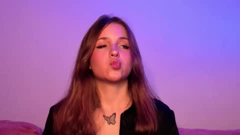 Snapshot of ceceliapidcock chatting on 09/28/25, 07:41 Lina online show from 09/28/25, 07:41