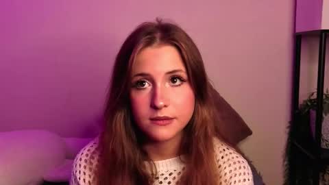 Snapshot of ceceliapidcock chatting on 10/19/25, 07:25 Lina online show from 10/19/25, 07:25