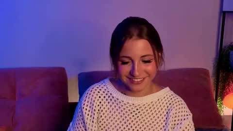 Snapshot of ceceliapidcock chatting on 11/15/25, 07:43 Lina online show from 11/15/25, 07:43