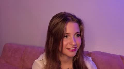 Snapshot of ceceliapidcock chatting on 11/19/25, 07:36 Lina online show from 11/19/25, 07:36