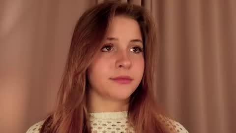 Snapshot of ceceliapidcock chatting on 12/05/25, 08:27 Lina online show from 12/05/25, 08:27