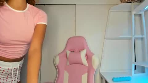 Snapshot of cedaya555 chatting on 12/17/24, 09:38 CEDAYA555 online show from 12/17/24, 09:38