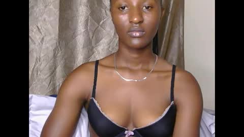 cee_queen online show from 06/11/26, 02:53