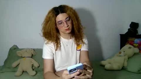 Snapshot of celessteseductora chatting on 05/18/26, 07:41 celessteseductora online show from 05/18/26, 07:41