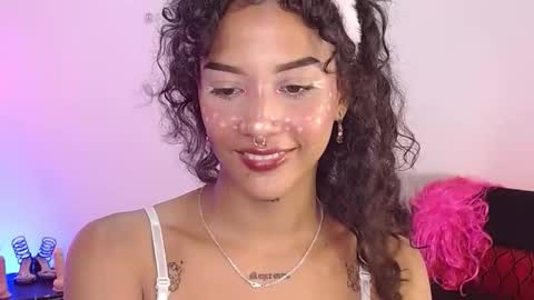 Snapshot of celesstte_0 chatting on 11/25/25, 02:17 Celeste online show from 11/25/25, 02:17