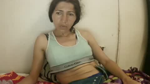 Snapshot of celeste198694 chatting on 10/28/25, 01:47 celeste198694 online show from 10/28/25, 01:47