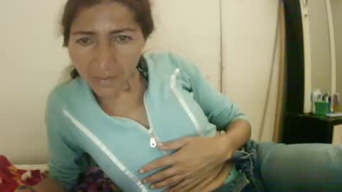 Snapshot of celeste198694 chatting on 02/25/26, 06:17 celeste198694 online show from 02/25/26, 06:17