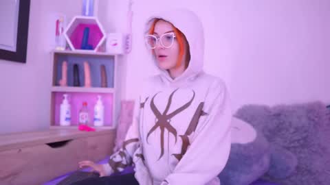 Snapshot of celeste_blazze chatting on 11/06/25, 02:18 Celeste online show from 11/06/25, 02:18