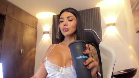 Snapshot of celeste_pervert chatting on 06/21/26, 04:09 mia sofiabohorquez INSTAGRAM online show from 06/21/26, 04:09