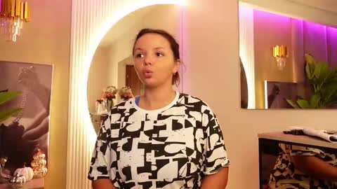 CelesteBailey online show from 11/02/25, 05:10