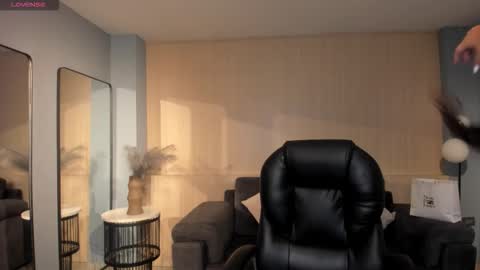 Snapshot of celestepalmer_x chatting on 10/27/25, 08:07 Celeste online show from 10/27/25, 08:07