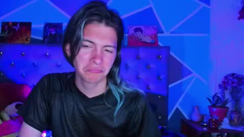 I am Valentinn online show from 11/22/25, 07:57