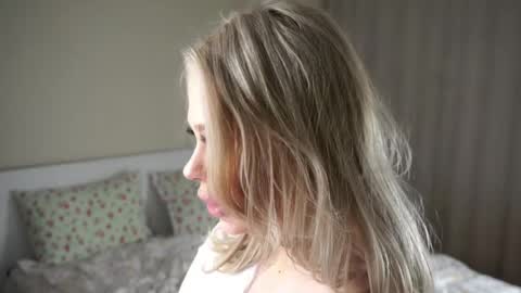 Mellani online show from 04/07/26, 01:22