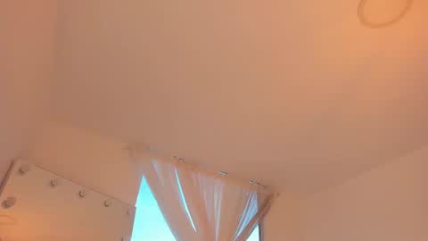 Ari online show from 09/10/25, 09:04