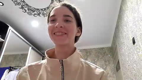 Snapshot of celindastoia chatting on 06/20/26, 10:29 Elizabeth online show from 06/20/26, 10:29