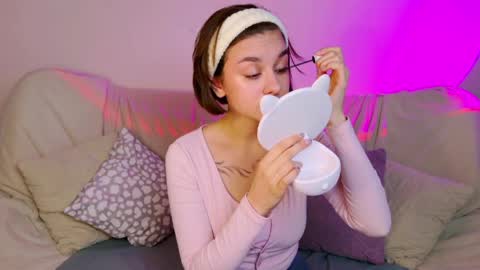 Snapshot of celine_dionn chatting on 05/22/26, 04:08 Celine online show from 05/22/26, 04:08