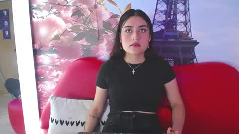 Snapshot of celine_visconti chatting on 04/16/26, 09:37 online show from 04/16/26, 09:37
