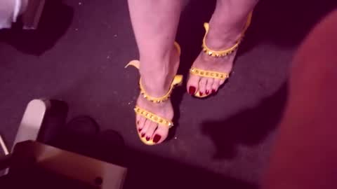 Cerise online show from 10/12/25, 10:53