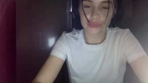 Snapshot of cerisedood82 chatting on 05/06/26, 09:31 Eva online show from 05/06/26, 09:31