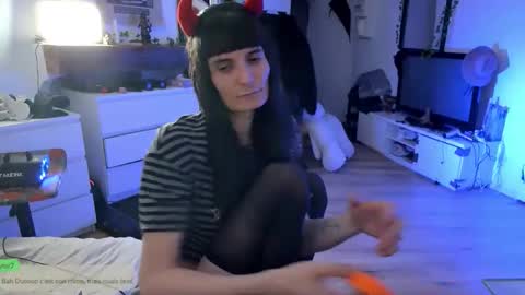 CeriseLapine online show from 11/10/25, 11:04