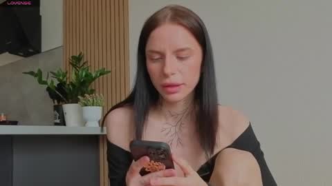 Livia online show from 05/15/26, 08:10