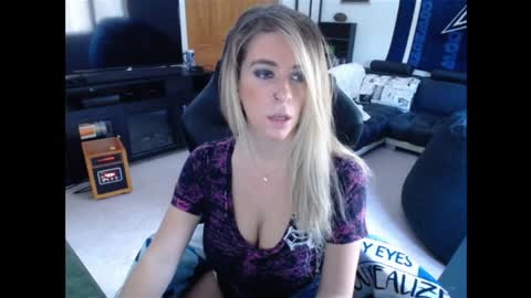 Marie online show from 12/27/24, 03:04