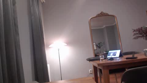 Snapshot of cfnmfriendly chatting on 12/20/24, 02:38 cfnmfriendly online show from 12/20/24, 02:38