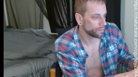 cguffey2284 online show from 02/01/26, 01:09