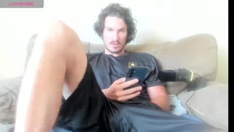 Snapshot of chadpowerz chatting on 09/27/25, 04:01 Lydong online show from 09/27/25, 04:01