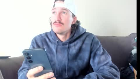 Snapshot of chadpowerz chatting on 10/12/25, 03:44 Lydong online show from 10/12/25, 03:44