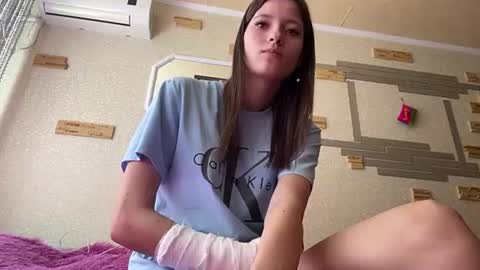 Snapshot of chaesoffel chatting on 06/20/26, 08:17 Luna online show from 06/20/26, 08:17