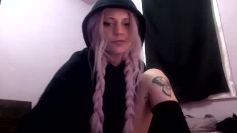 chaia online show from 04/25/26, 08:39