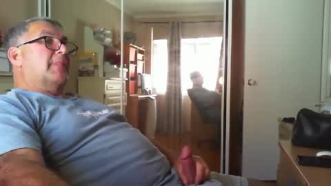 Chalky online show from 10/17/25, 05:43