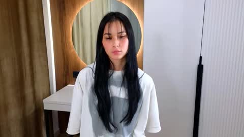 Ava online show from 11/01/25, 04:20