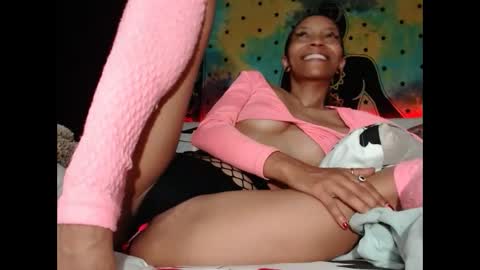 Snapshot of chaneel_ chatting on 01/23/25, 10:44 Chanel M. online show from 01/23/25, 10:44