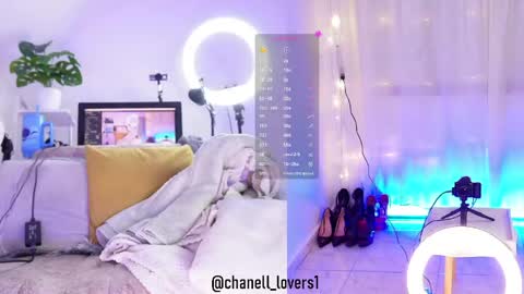 Snapshot of chanell_lovers chatting on 04/30/26, 01:34 CHANELL online show from 04/30/26, 01:34