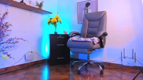 Snapshot of chanell_taylor_ chatting on 05/15/26, 02:02 chanell online show from 05/15/26, 02:02