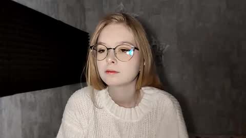 Snapshot of chanelledroz chatting on 12/22/25, 07:16 Lia online show from 12/22/25, 07:16