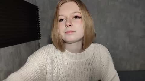 Snapshot of chanelledroz chatting on 02/05/26, 06:18 Lia online show from 02/05/26, 06:18