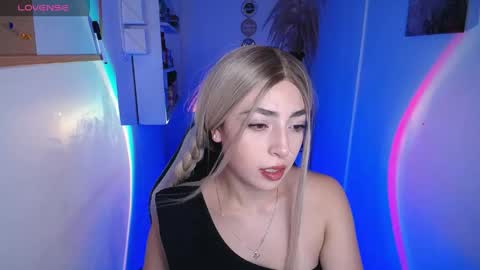 channel_blonde_a online show from 04/24/26, 10:45