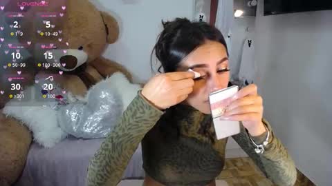 Isabella online show from 10/29/25, 08:05