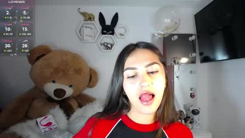 Isabella online show from 04/21/26, 10:54