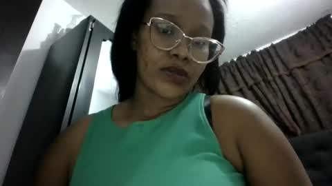 Snapshot of chantal99 chatting on 09/15/25, 04:34 chantal99 online show from 09/15/25, 04:34
