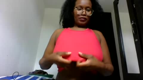 Snapshot of chantal99 chatting on 07/02/26, 03:40 chantal99 online show from 07/02/26, 03:40