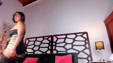 Snapshot of chantall_smith chatting on 01/15/25, 07:23 online show from 01/15/25, 07:23