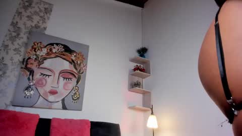 Snapshot of chantall_smith chatting on 03/08/25, 01:57 online show from 03/08/25, 01:57